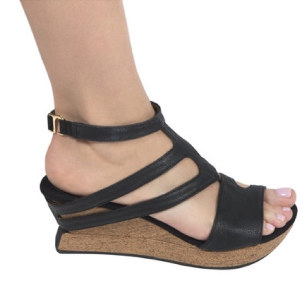 NWOT “Fabia" Low wedge T-strap reversible sandal - Picture 3 of 5